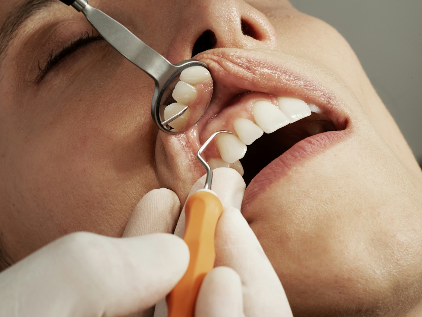 Modern technology supporting a dental visit
